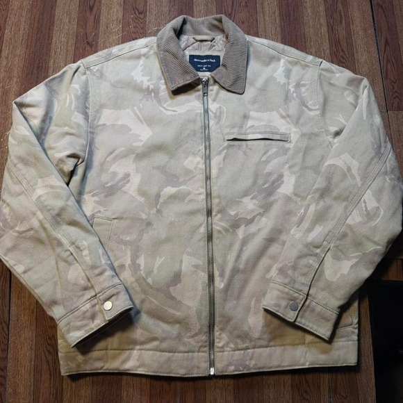 Abercrombie & Fitch Other - Abercrombie&Fitch Camo Workwear Quilted Cropped Boxy Jacket Medium